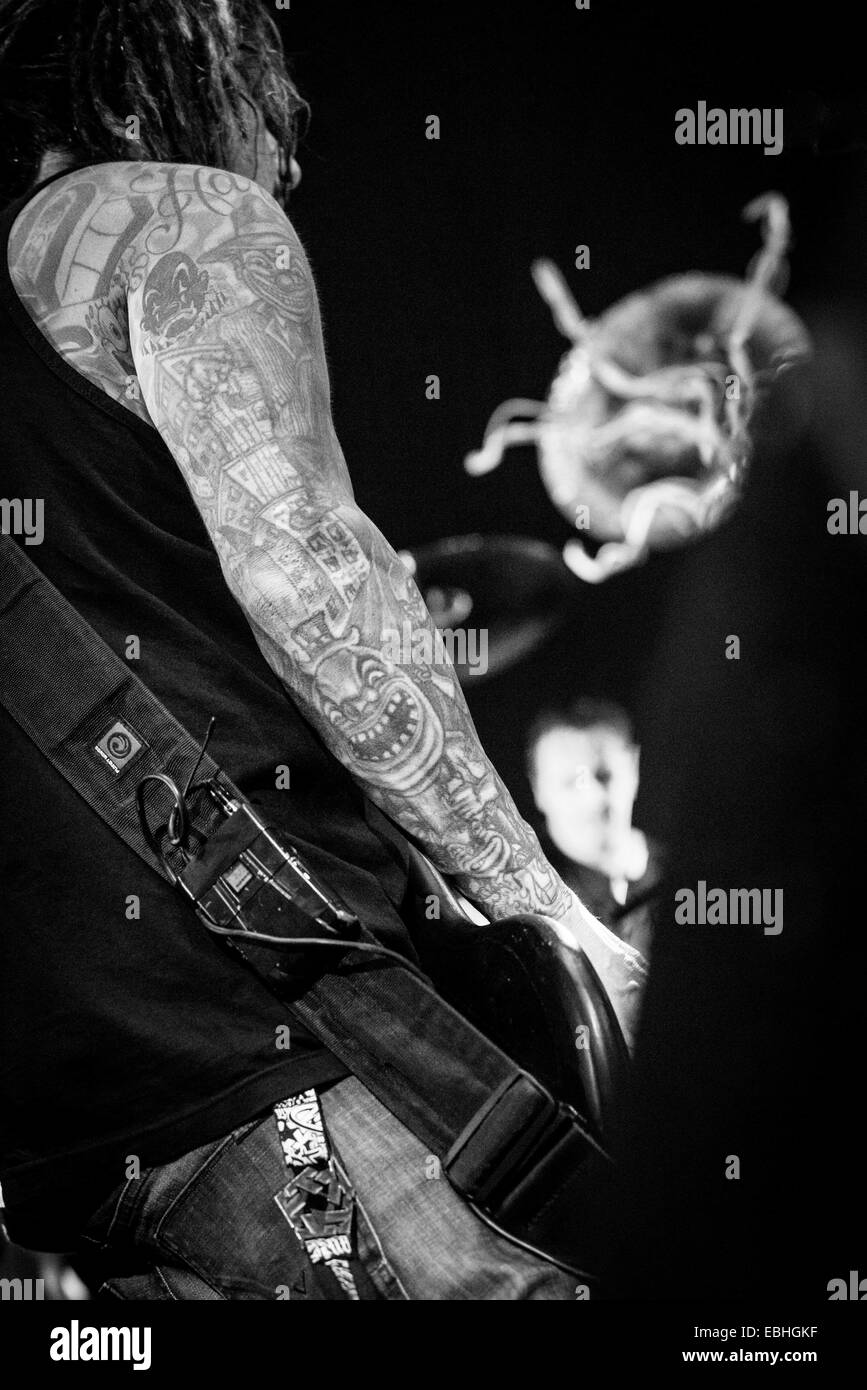 Toronto, Ontario, Kanada. 30. November 2014. US-amerikanische Metal-Band KORN für Slipknot im Air Canada Centre in Toronto während der Vorbereitung zur Hölle Tour eröffnet. Bandmitglieder: JONATHAN DAVIS, JAMES "MUNKY" SHAFFER, BRIAN 'HEAD' WELCH, REGINALD "FIELDY" ARVIZU, RAY LUZIER © Igor Vidyashev/ZUMA Draht/Alamy Live News Stockfoto