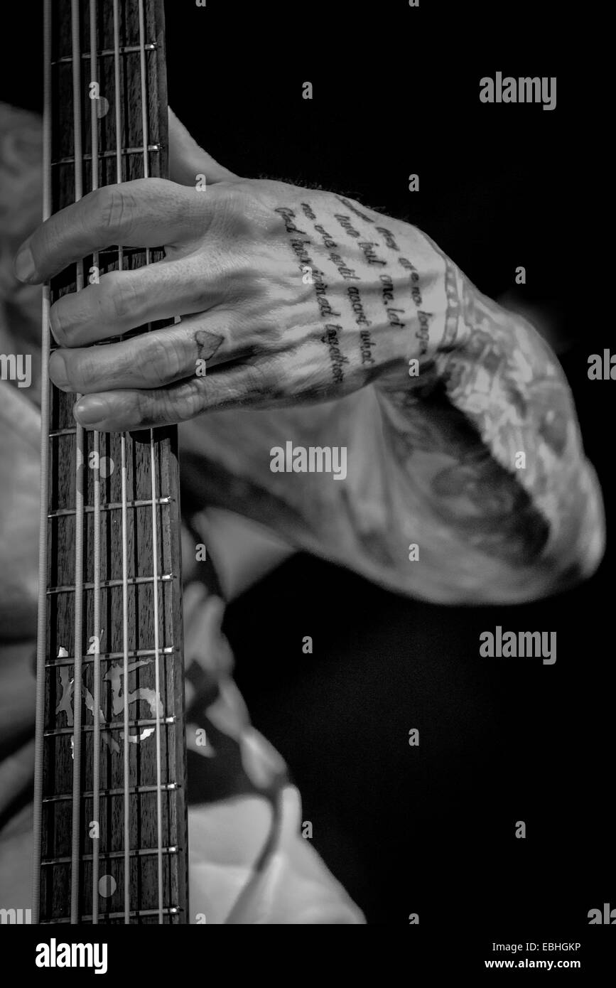 Toronto, Ontario, Kanada. 30. November 2014. US-amerikanische Metal-Band KORN für Slipknot im Air Canada Centre in Toronto während der Vorbereitung zur Hölle Tour eröffnet. Bandmitglieder: JONATHAN DAVIS, JAMES "MUNKY" SHAFFER, BRIAN 'HEAD' WELCH, REGINALD "FIELDY" ARVIZU, RAY LUZIER © Igor Vidyashev/ZUMA Draht/Alamy Live News Stockfoto