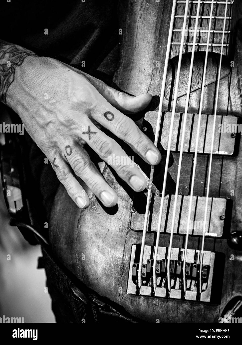 Toronto, Ontario, Kanada. 30. November 2014. US-amerikanische Metal-Band KORN für Slipknot im Air Canada Centre in Toronto während der Vorbereitung zur Hölle Tour eröffnet. Bandmitglieder: JONATHAN DAVIS, JAMES "MUNKY" SHAFFER, BRIAN 'HEAD' WELCH, REGINALD "FIELDY" ARVIZU, RAY LUZIER © Igor Vidyashev/ZUMA Draht/Alamy Live News Stockfoto