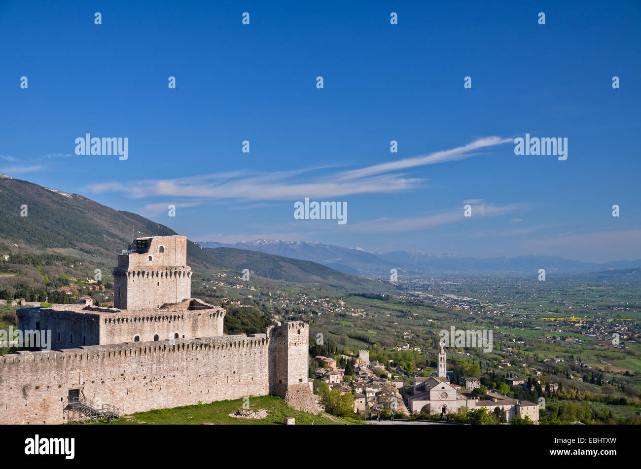 Assisi, Blick auf die Festung und die Basilika von St. Clare Stockfoto