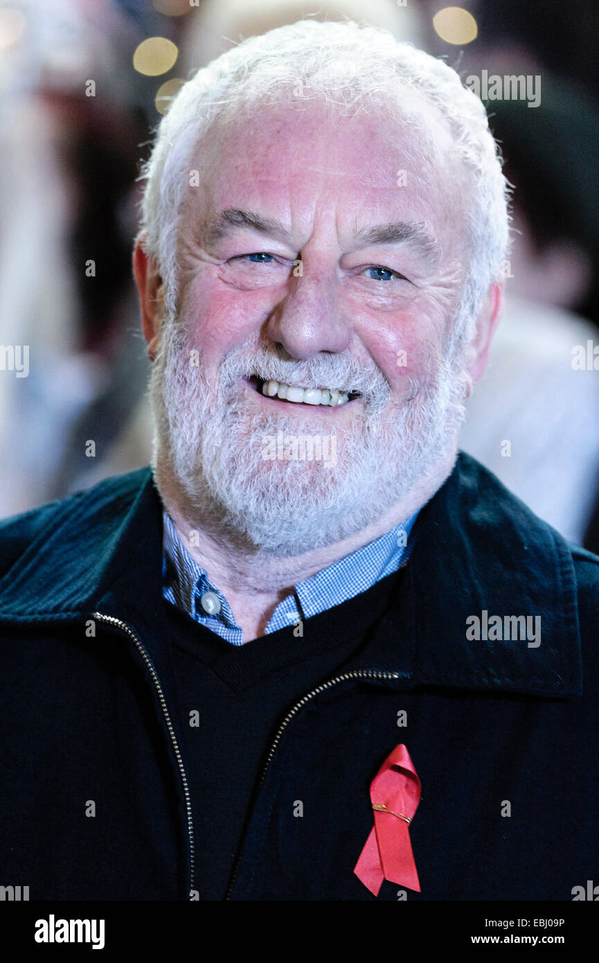 London, UK. 1. Dezember 2014. Bernard Hill besucht die Weltpremiere von The Hobbit: die Schlacht von 5 Armeen auf 12.01.2014 bei The Empire Leicester Square, London. Personen im Bild: Bernard Hill. Bildnachweis: Julie Edwards/Alamy Live-Nachrichten Stockfoto
