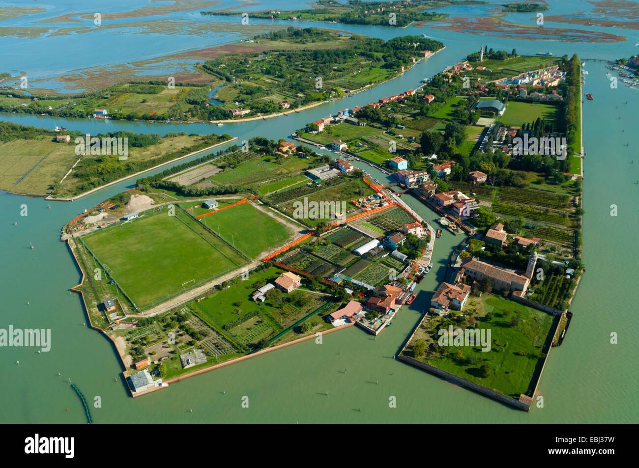 Luftaufnahme von Isola Mazzorbo, Inseln Mazzorbetto und dei Laghi, Lagune von Venedig, Italien, Europa Stockfoto