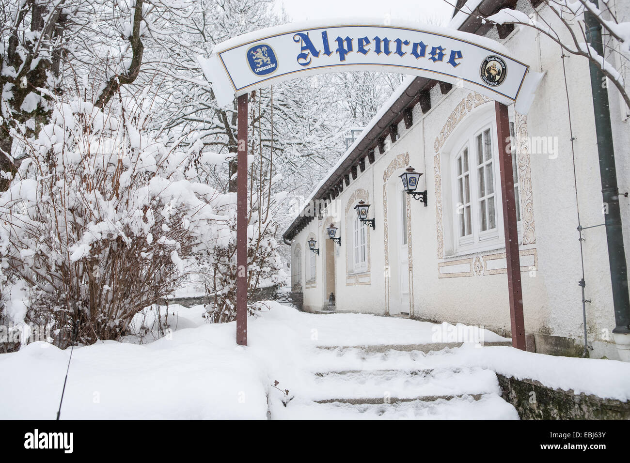 Winterlichen Straßen von Bayrischzell Bayerische Alpen, Deutschland Stockfoto