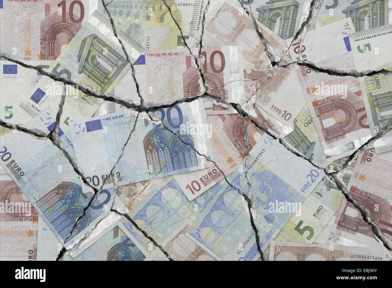 Gebrochene Euro-Noten-Konzept Stockfoto