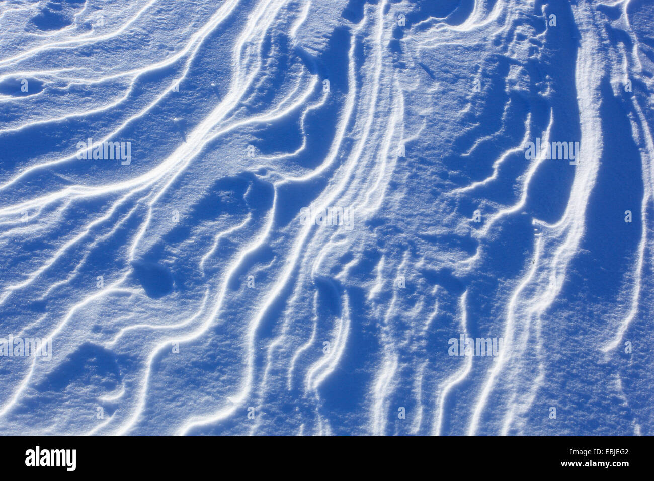 Strukturen im Schnee, Schweiz Stockfoto