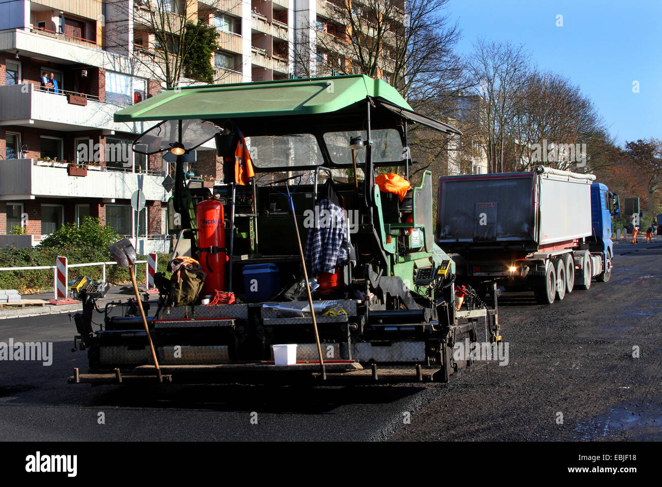 Straßenbau-Maschine für Bituminisation, Essen, Ruhrgebiet, NRW, Deutschland Stockfoto