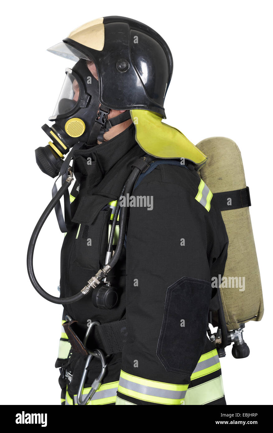 Feuerwehrmann in selbst enthaltenen Atemgerät auf weißem Hintergrund Stockfoto
