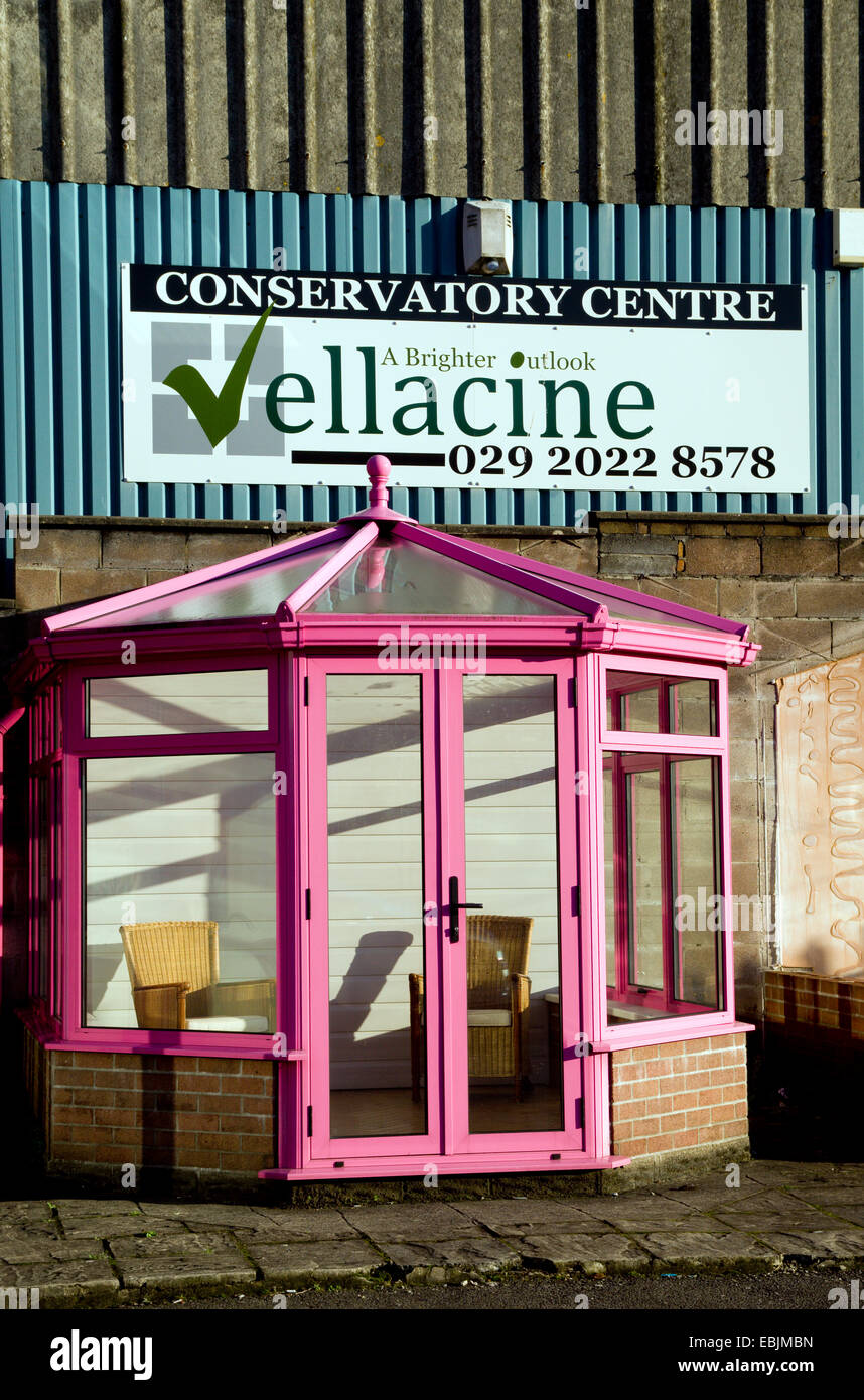 Vellacine Fenster und Wintergarten Zentrum, Cardiff, Wales. Stockfoto