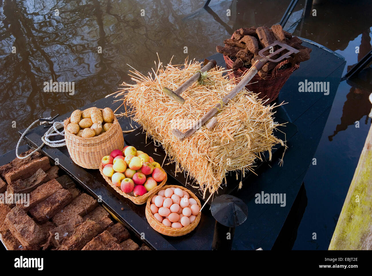 Torf-Boot am Ufer der Hamme bei Worpswede, Deutschland, Niedersachsen Stockfoto