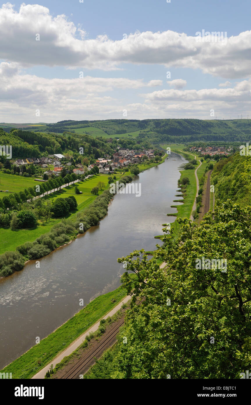 Panoramablick über die Weser im Weserbergland, Deutschland Stockfoto