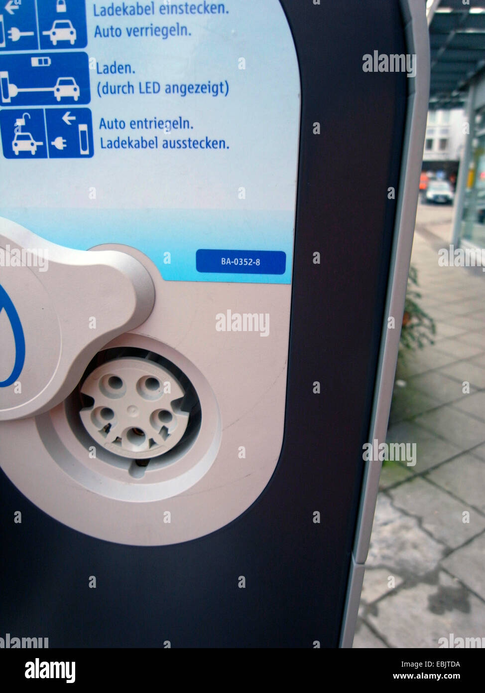 Laden Sie Station für Elektroautos, Deutschland, Ruhrgebiet Stockfoto