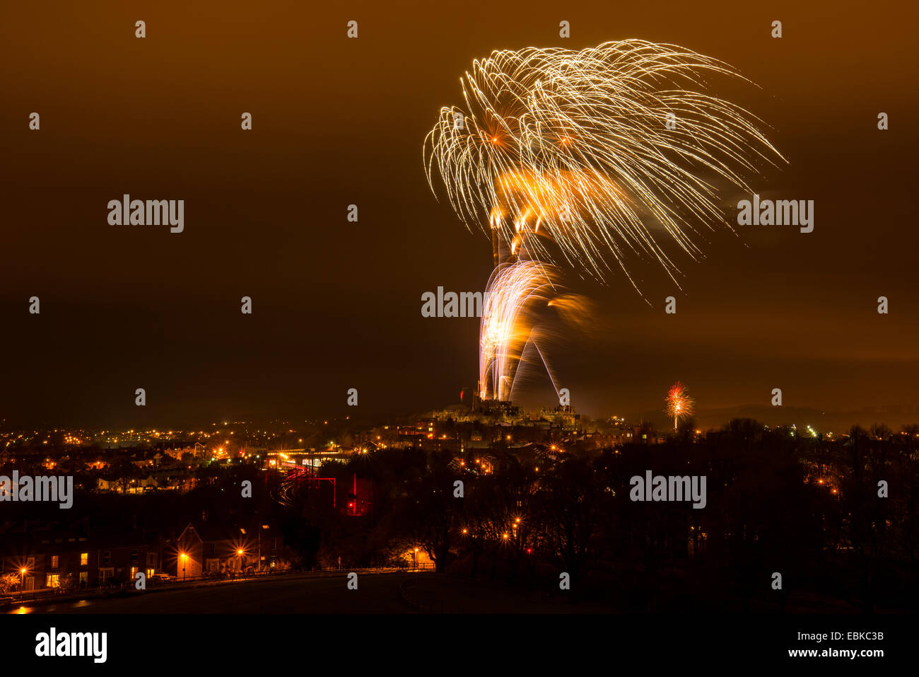 Feuerwerk über dem Lancaster Castle Lancashire England Stockfoto