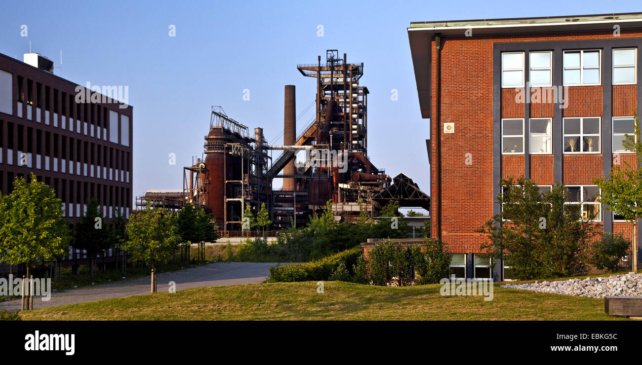Technologiezentrum vor ehemaligen Stahlindustrie Phoenix West, Deutschland, Nordrhein-Westfalen, Ruhrgebiet, Dortmund Stockfoto