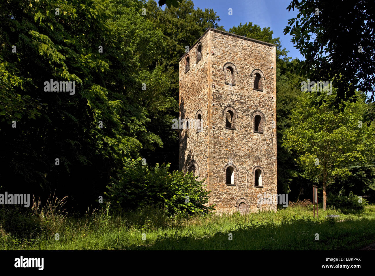 Malakowturm der ehemaligen Zeche Brockhauser Untertagebau, Bochum, Ruhrgebiet, Nordrhein-Westfalen, Deutschland Stockfoto