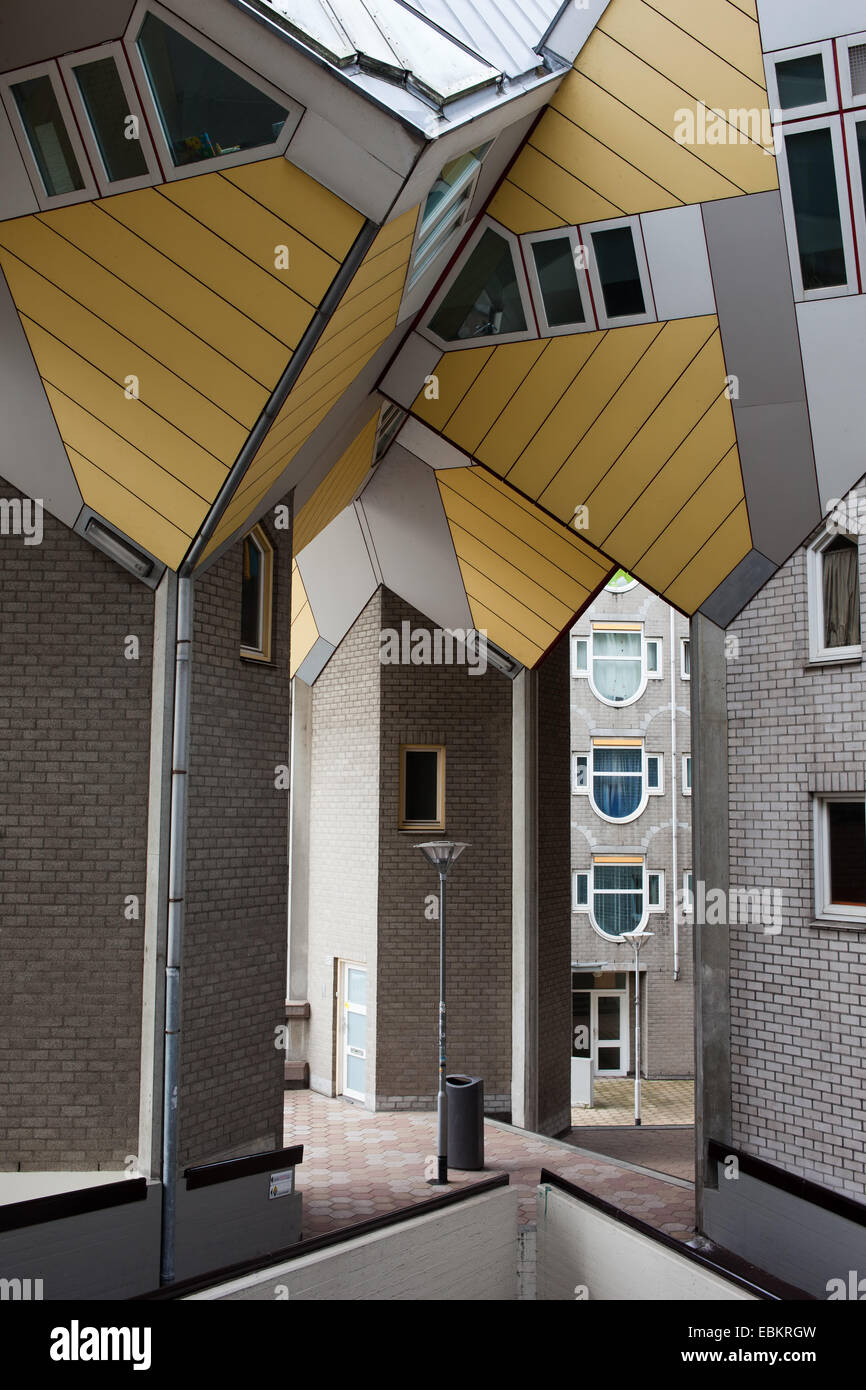 Cube Häuser moderne, zeitgemäße Architektur, entworfen vom Architekten Piet Blom in Rotterdam, Holland, Niederlande. Stockfoto