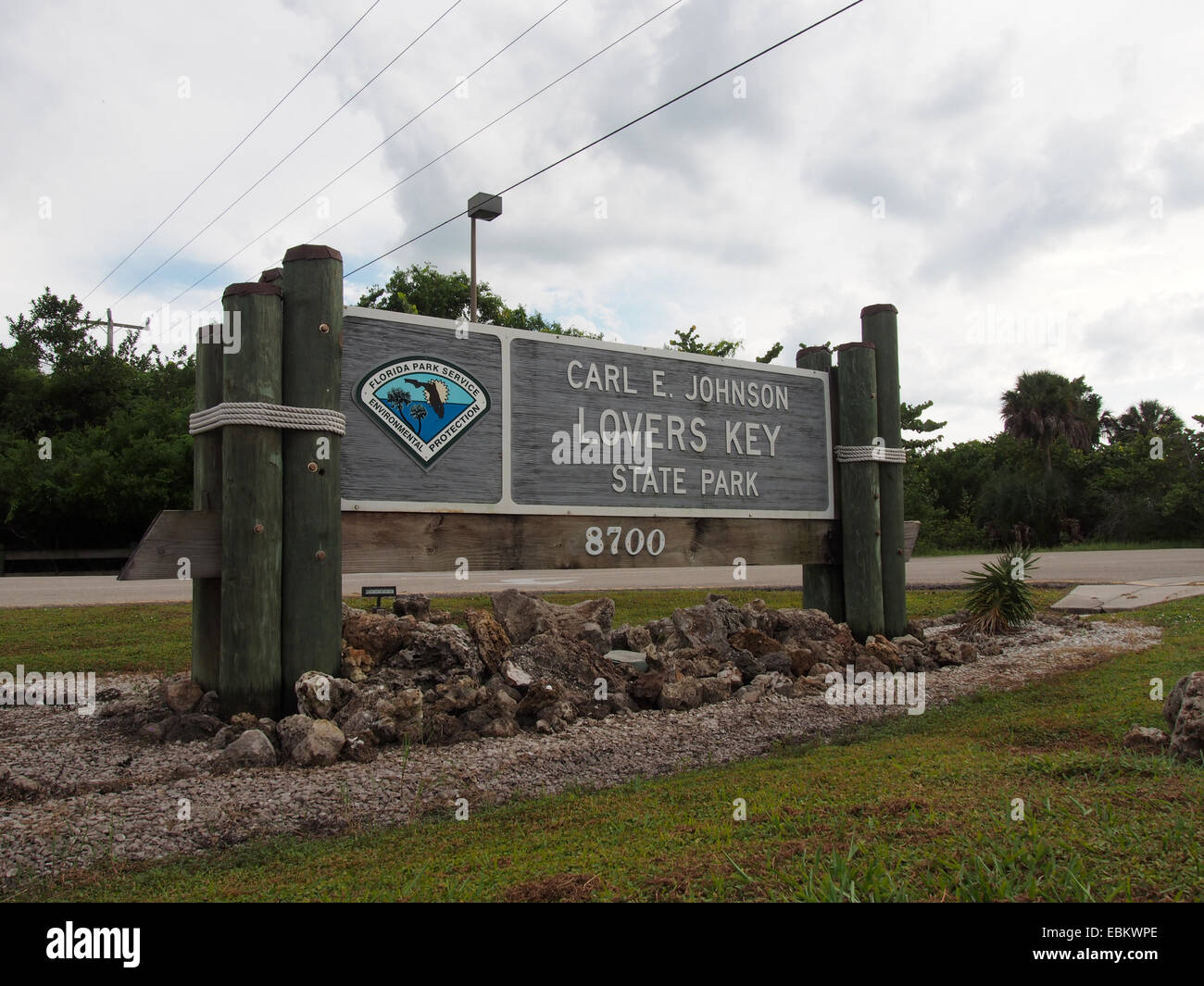 Ortseingangsschild im Lovers Key State Park, Fort Myers, Florida, USA, 6. Oktober 2014, © Katharine Andriotis Stockfoto