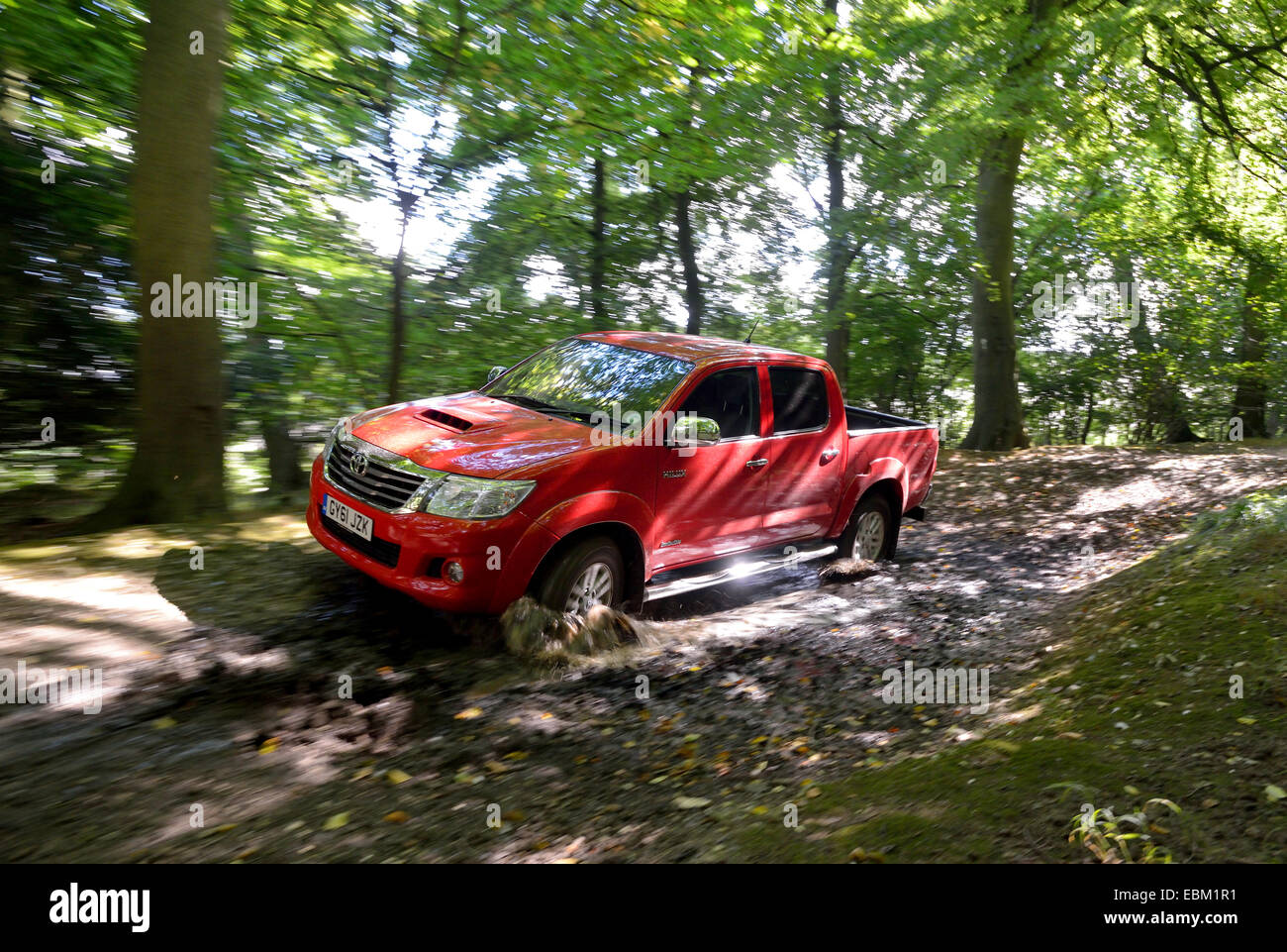 2012 Toyota Hilux unbesiegbar 4 Radantrieb LKW fahren abseits der Straßen abholen Stockfoto