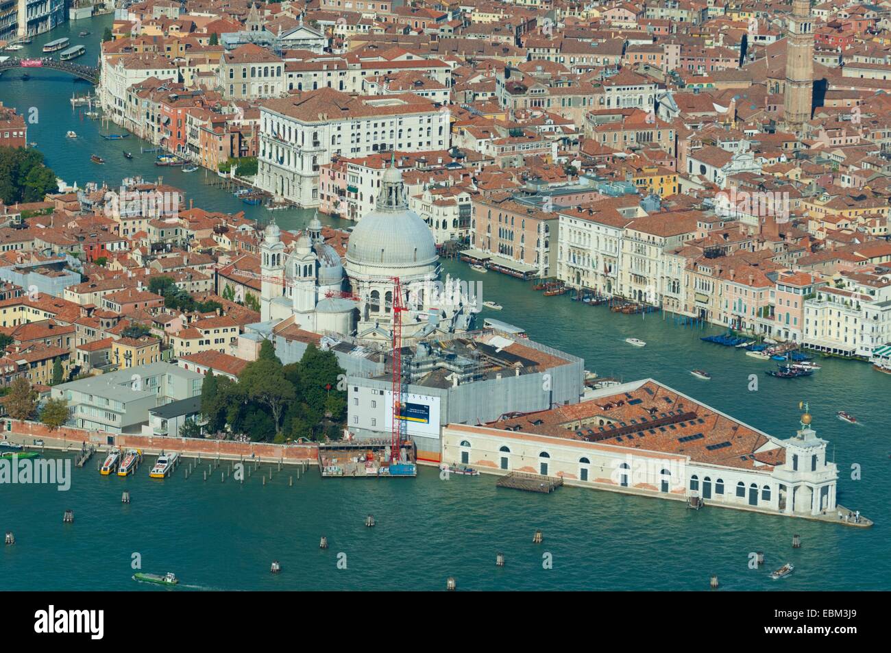 Luftaufnahme der Kirche Santa Maria della Salute und Luftaufnahme, Venedig, Italien, Europa Stockfoto