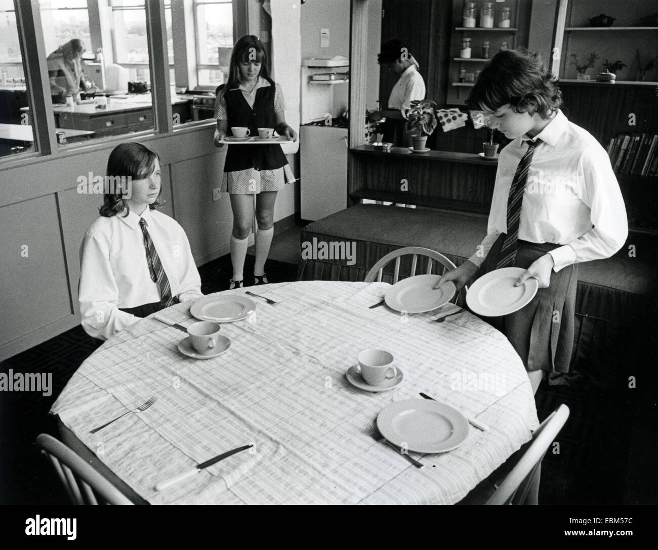 Englisch-GESAMTSCHULE im Jahr 1970. Hauswirtschaft für eine Lektion. Foto Tony Gale Stockfoto