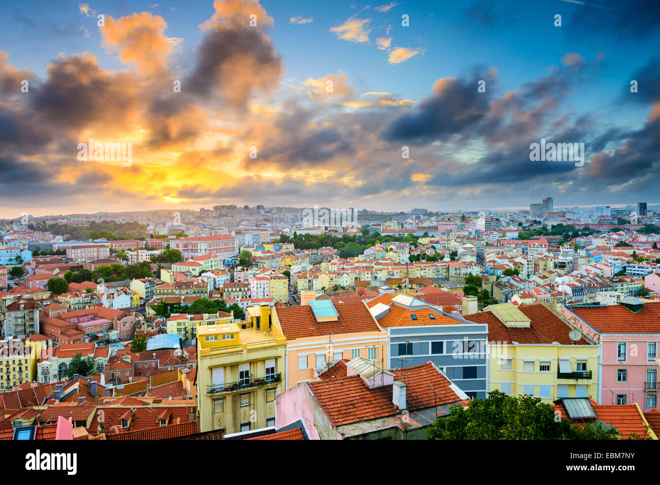 Lissabon Baixa Bezirk Skyline bei Sonnenuntergang. Stockfoto