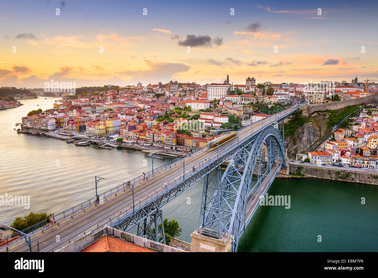 Porto, Portugal Stadtbild auf den Fluss Douro. Stockfoto