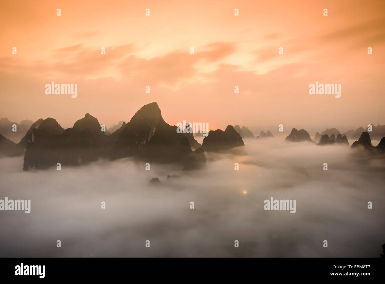 Karstberge von Xingping, China. Stockfoto