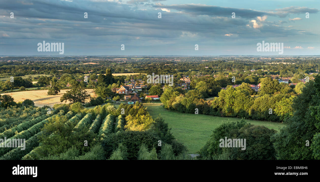 Blick über Ackerland in Worcestershire aus den Malvern Hills Stockfoto