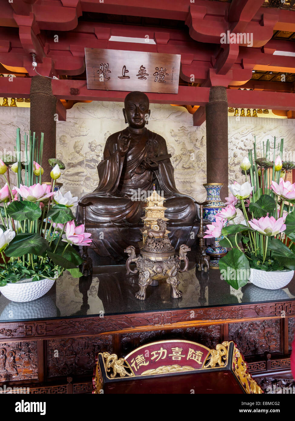 Hölzerne Buddha-Statue im Tempel Da Ci'en in Xian, China Stockfoto