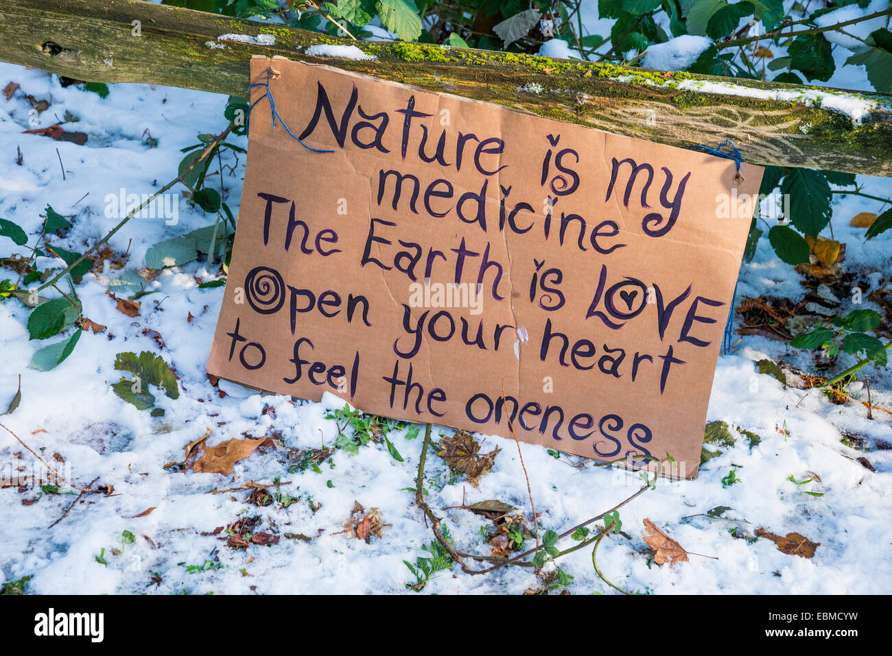 Pappschild, Burnaby Mountain Anti-Pipeline Protest-Camp, Burnaby, British Columbia, Kanada Stockfoto