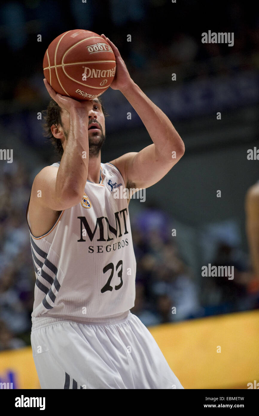 Real Madrid besiegt CAI Zaragoza 78-70 im ersten Quartal letzten Spiel der Liga ACB im Palacio de Los Deportes. Dieser Sieg Real Madrid bewegt sich in einen Punkt für das Halbfinale qualifizieren.  Mitwirkende: Sergio Llull Where: Madrid, Spanien bei: 30 Stockfoto Real Madrid besiegt CAI Zaragoza 78-70 im ersten Quartal letzten Spiel der Liga ACB im Palacio de Los Deportes. Dieser Sieg Real Madrid bewegt sich in einen Punkt für das Halbfinale qualifizieren.  Mitwirkende: Sergio Llull Where: Madrid, Spanien bei: 30 Stockfoto