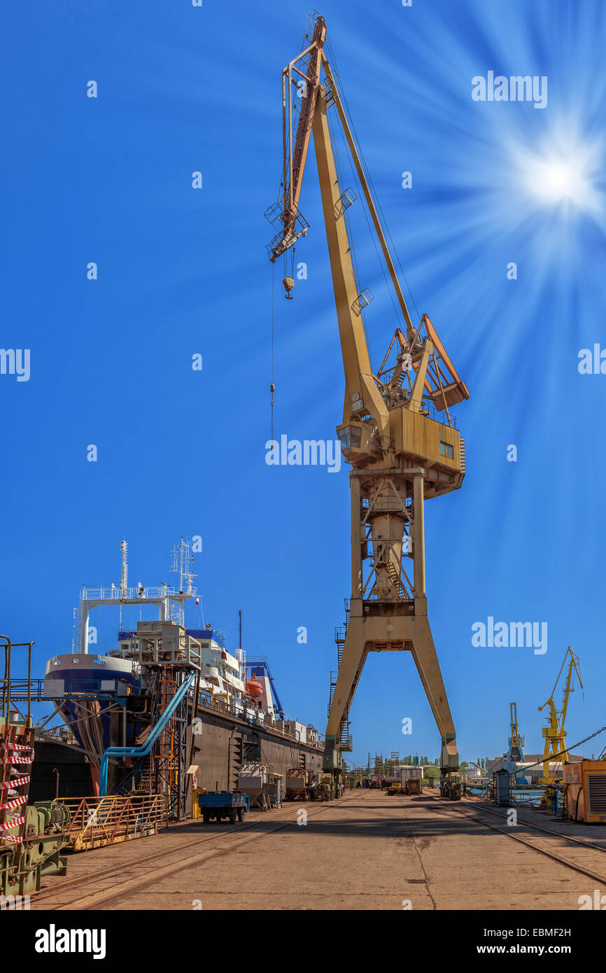 Schiff wird in Werft Danzig renoviert. Stockfoto