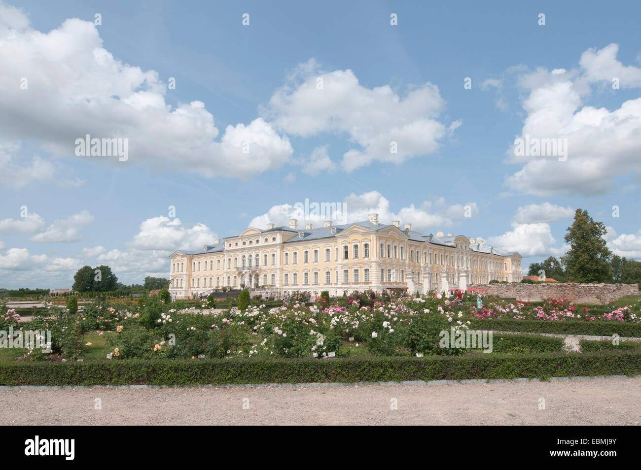 Rundāles Pils, Lettisch für holländischer Palast, mit einem Rosarium, Semgallens, Litauen Stockfoto