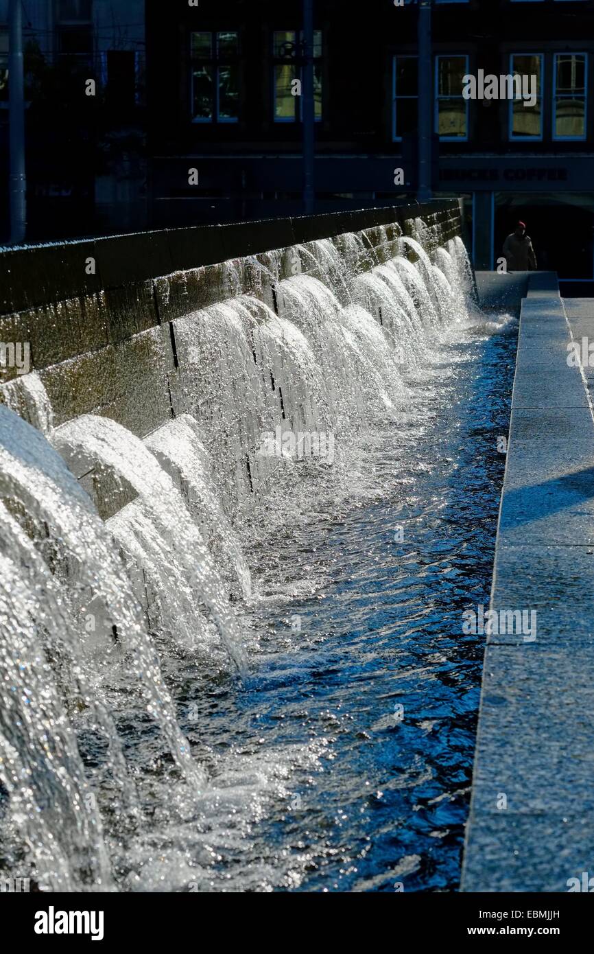 Gustafson Porter saniert Altmarkt-Wasser-Brunnen. Nottingham, England UK. Stockfoto