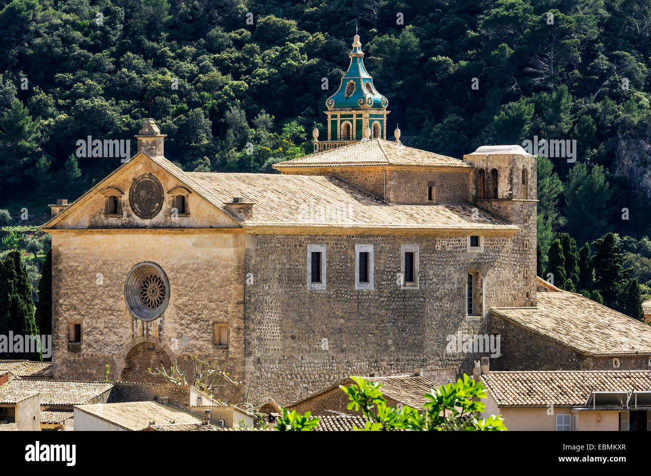 Stadtbild mit der Kartause oder das königliche Kartäuser Kloster von Valldemossa, Valldemossa, Balearische Inseln, Spanien Stockfoto