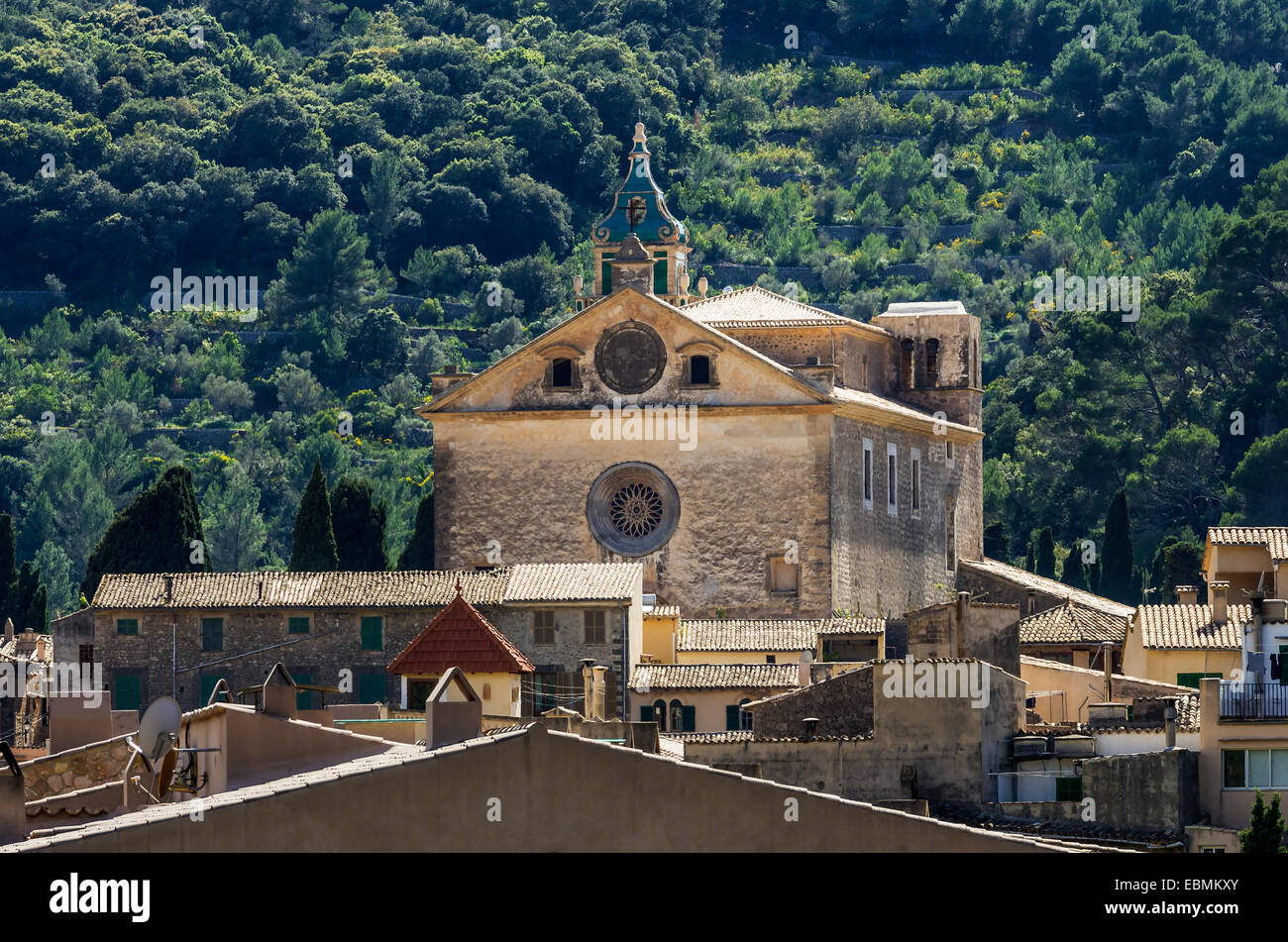 Stadtbild mit der Kartause oder das königliche Kartäuser Kloster von Valldemossa, Valldemossa, Balearische Inseln, Spanien Stockfoto