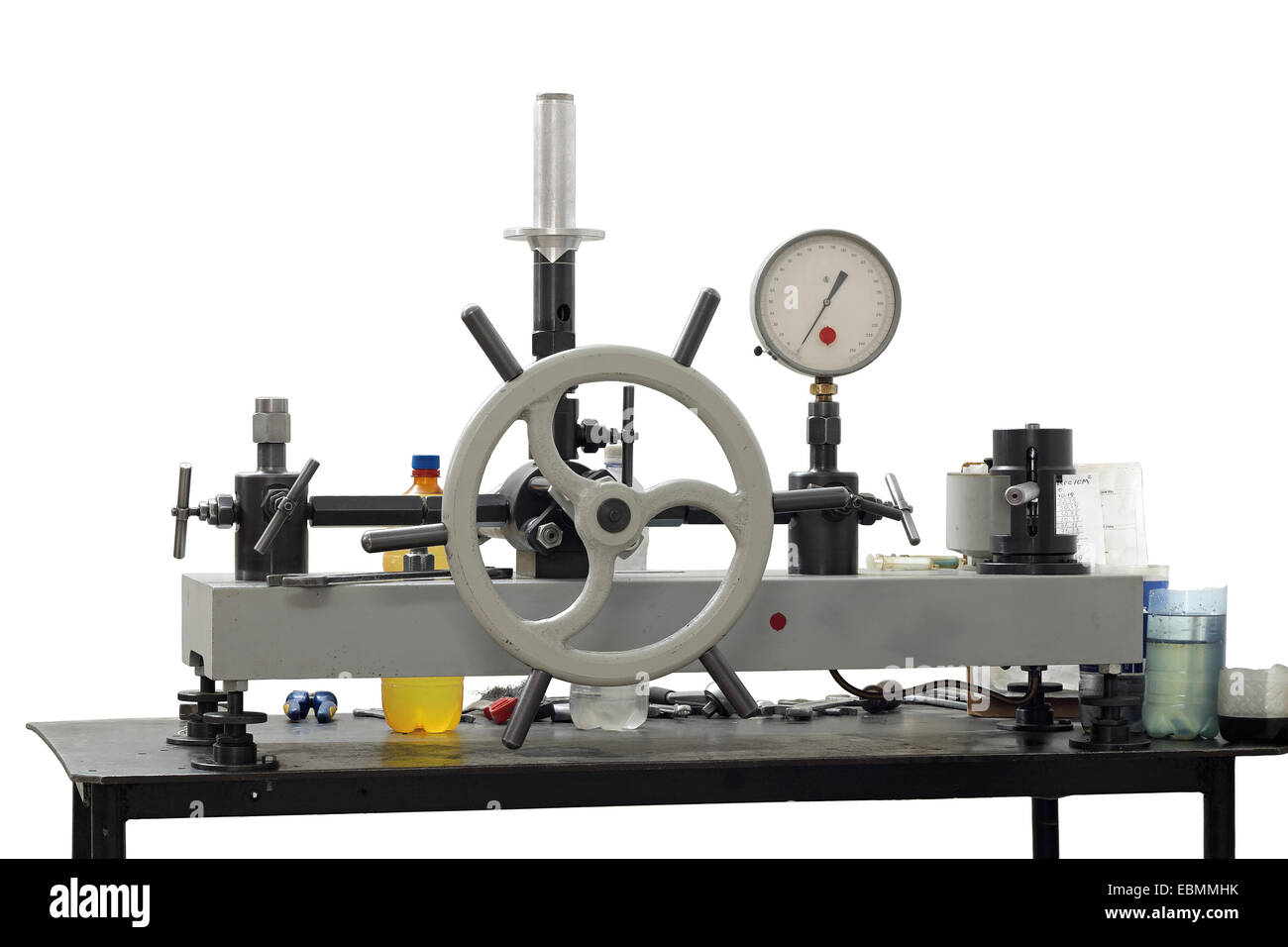 Arbeitsplatz für Prüfung, Reparatur, Manometer, Drucksensoren. Stockfoto