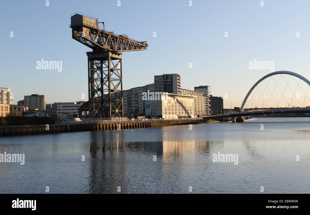 Finnieston Kran und Clyde Arc Glasgow Schottland Dezember 2014 Stockfoto