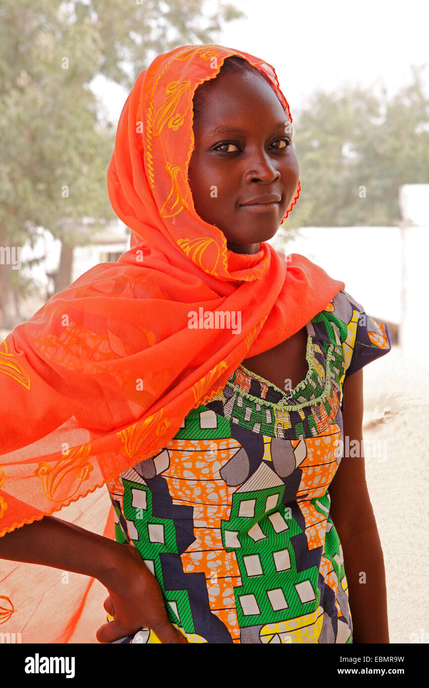 Frau mit Kopftuch, Tourou, Far North, Kamerun Stockfoto