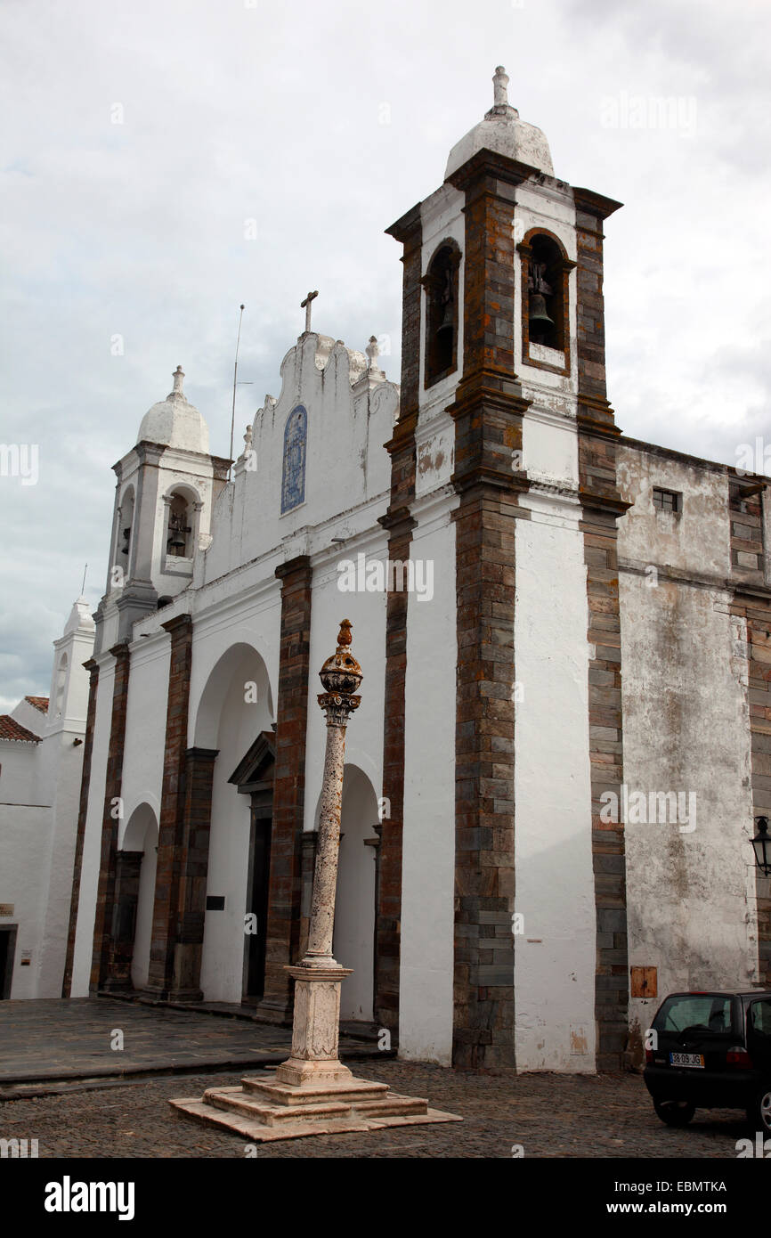Monsaraz Kirche Stockfoto