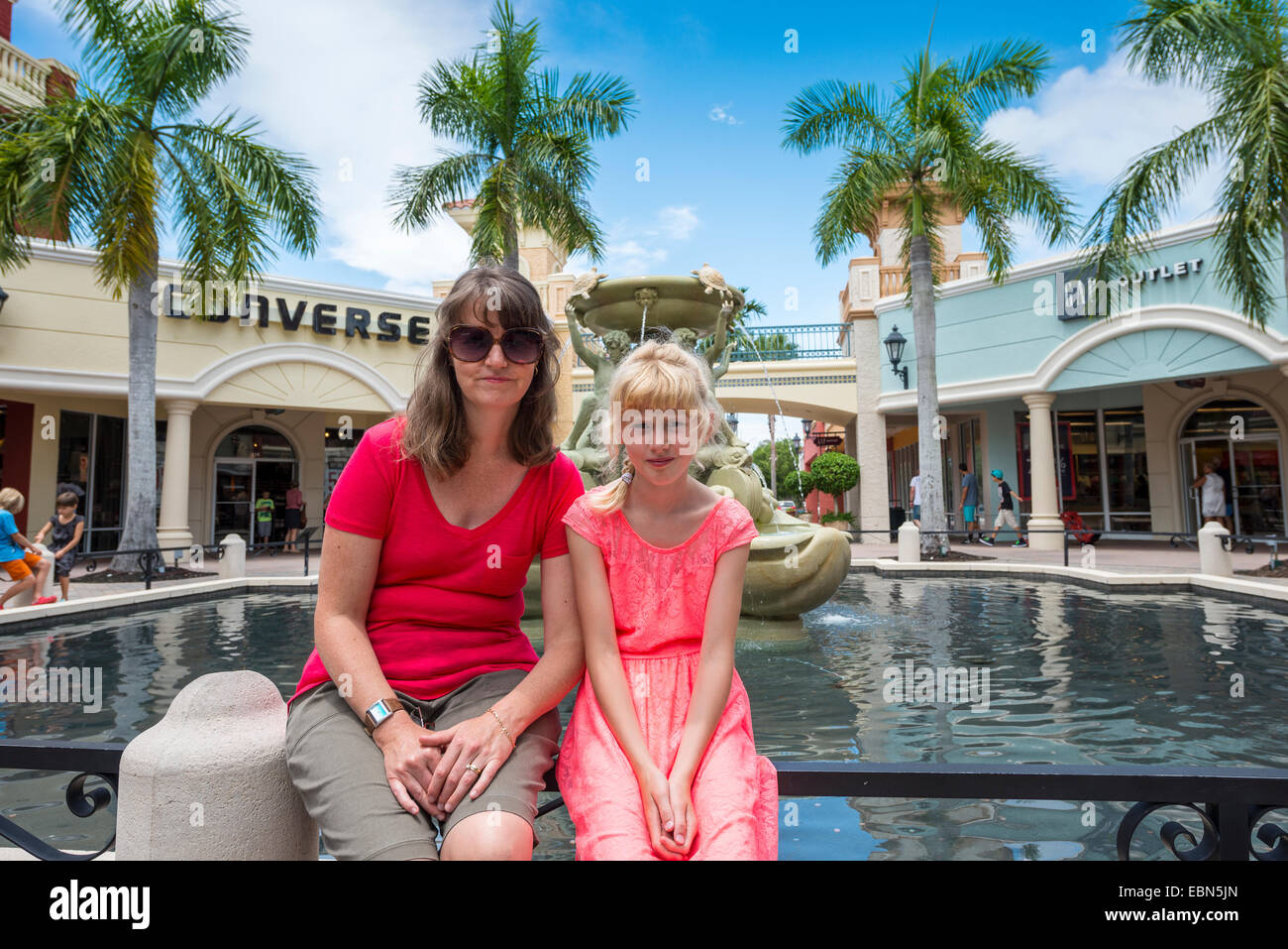 Mutter, Tochter, Einkaufszentrum, Naples, Florida, usa Stockfoto