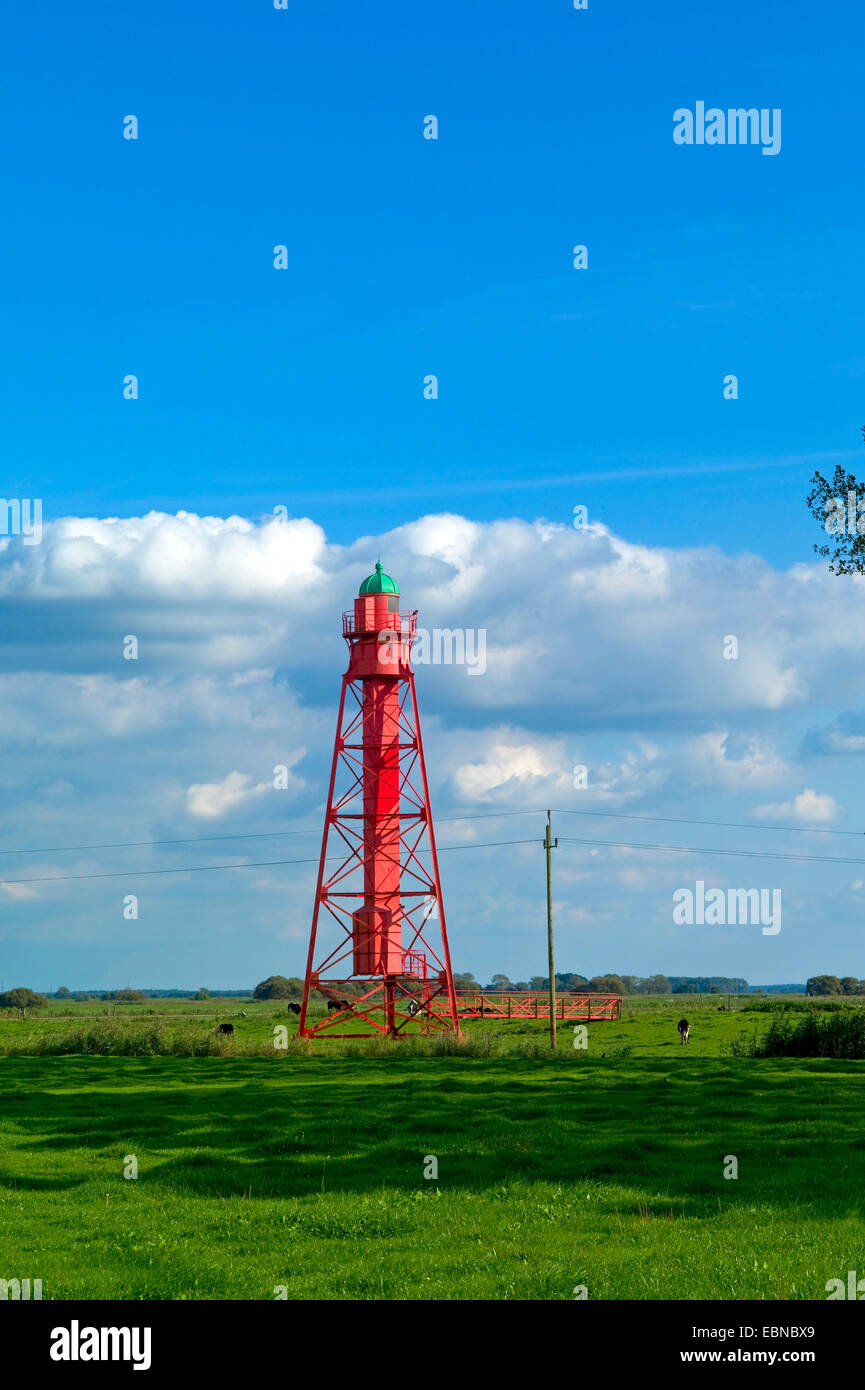 roten Leuchtturm am Fluss Insel Harriersand, Deutschland, Niedersachsen Stockfoto