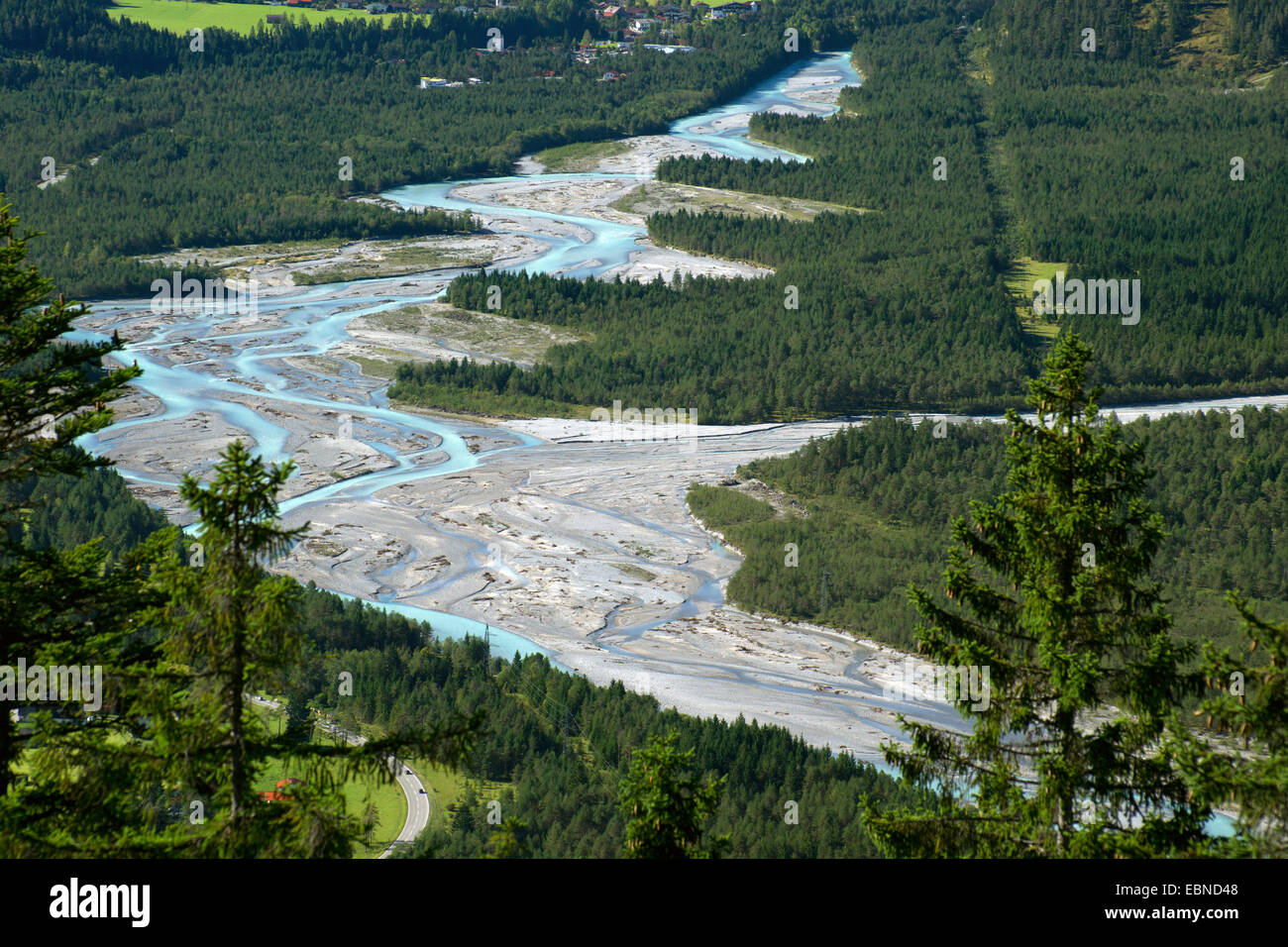 Das Lechtal mit dem natürlichen Fluss Landschaft fertig Fluss Lechnear Vorderhornbach, Österreich, Tirol, Lechtaler Alpen Stockfoto