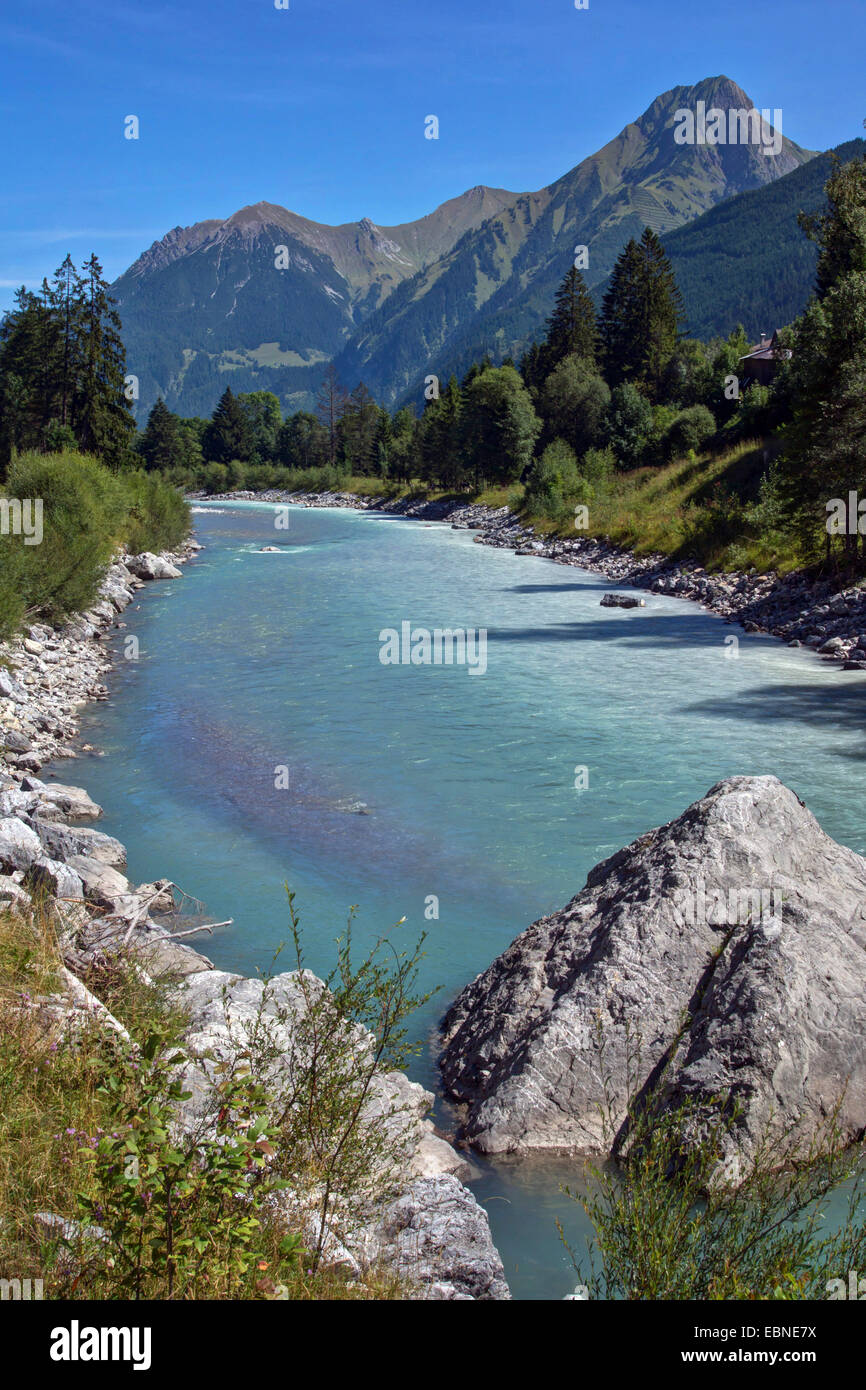Fluss Blutegel und Lechtaler Alpen, Österreich, Tirol, Lechtaler Alpen, Haeselgehr Stockfoto