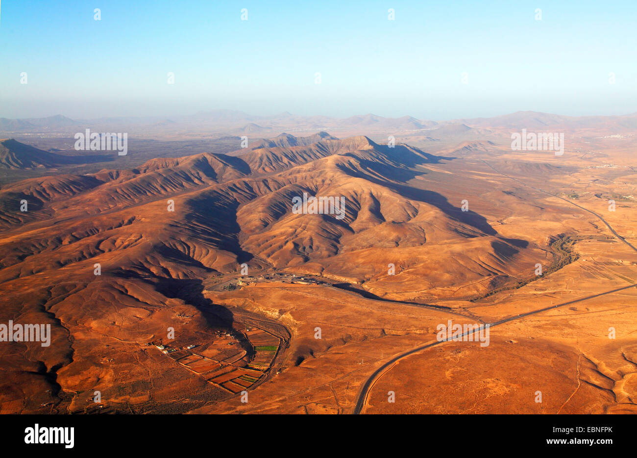 Luftbild, Agudo Berge an der Ostküste, Kanarischen Inseln, Fuerteventura, Caleta de Fuste Stockfoto