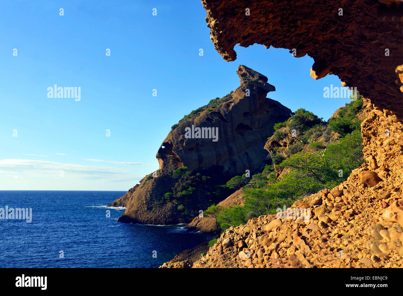 Calanque von Figuerolles, die Felsen im Hintergrund namens Grand ehemaliges, Frankreich, Calanques Nationalpark La Ciotat Stockfoto