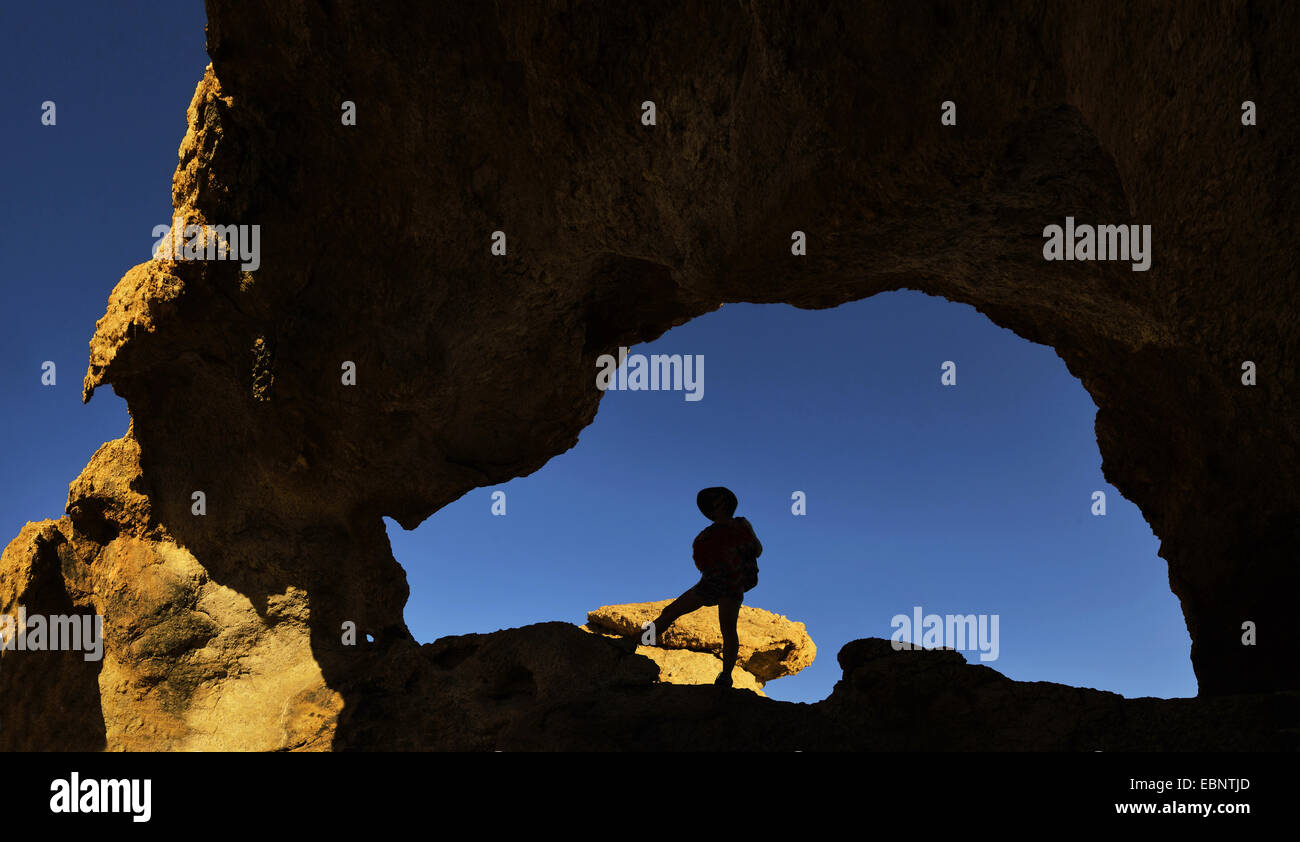 Felsbogen im Nationalpark der Naukluft in der Wüste von Namibia, Namibia, Namib Naukluft National Park Stockfoto