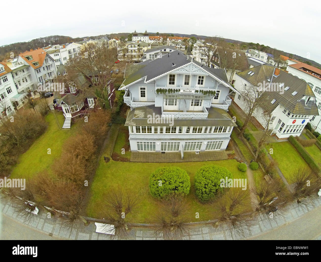 Luftaufnahme der Villa Ruscha an der Strandpromenade, Deutschland, Mecklenburg-Vorpommern, Rügen, Ostseebad Binz Stockfoto