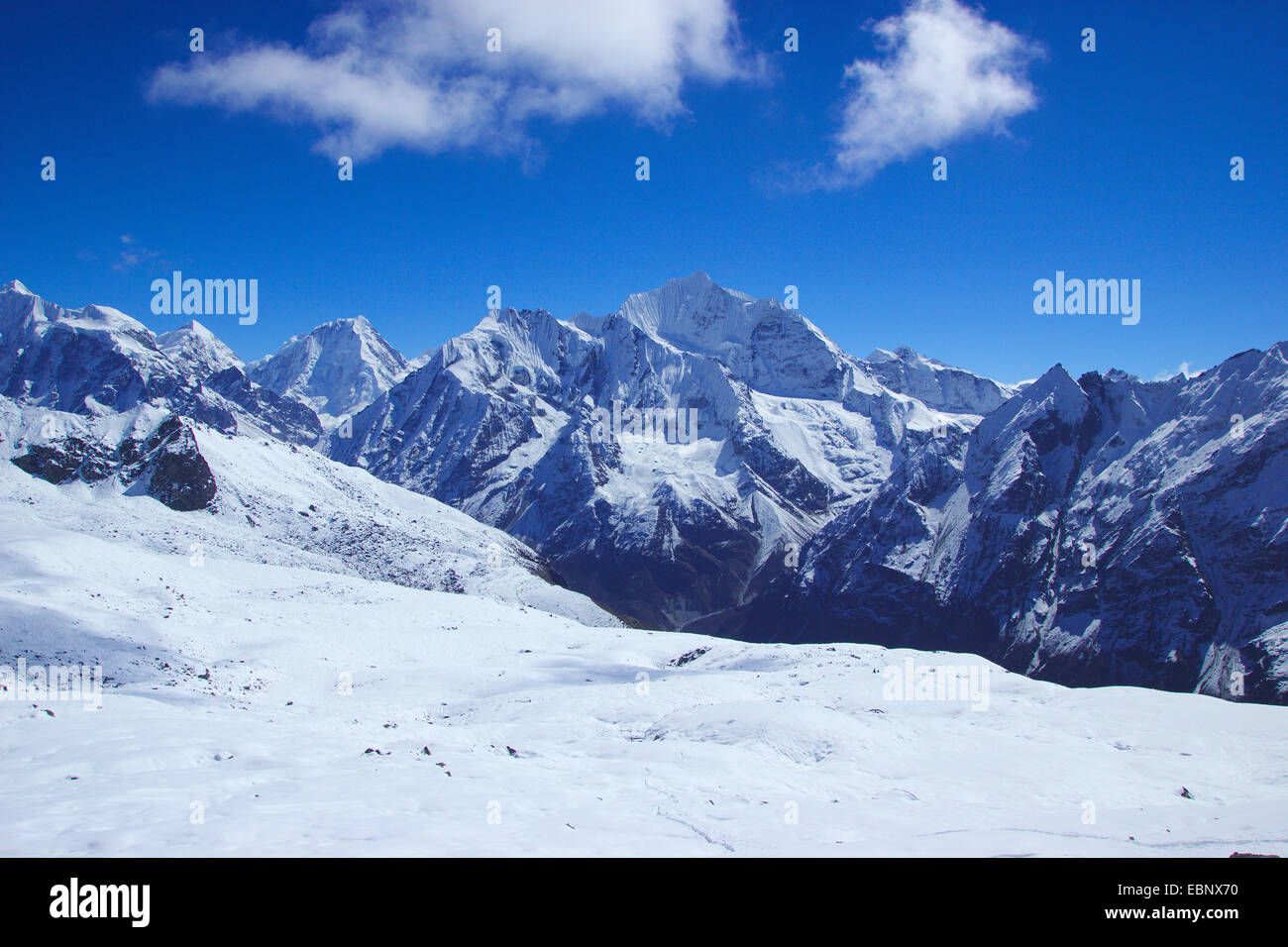 Gangchempo (links davon Dorje Lhakpa, Langshisa Ri, Pemthang Karpo Ri anzeigen aus Tsergo-Ri), Nepal, Langtang Himal Stockfoto