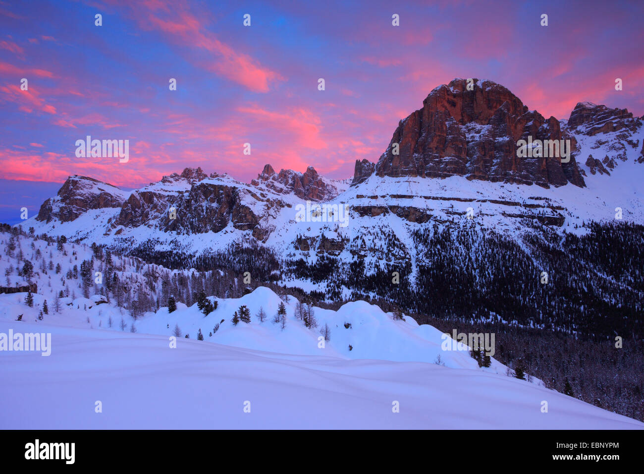 Tofana di Rozes, 3243 m, bei Dämmerung, Italien, Südtirol, Dolomiten Stockfoto