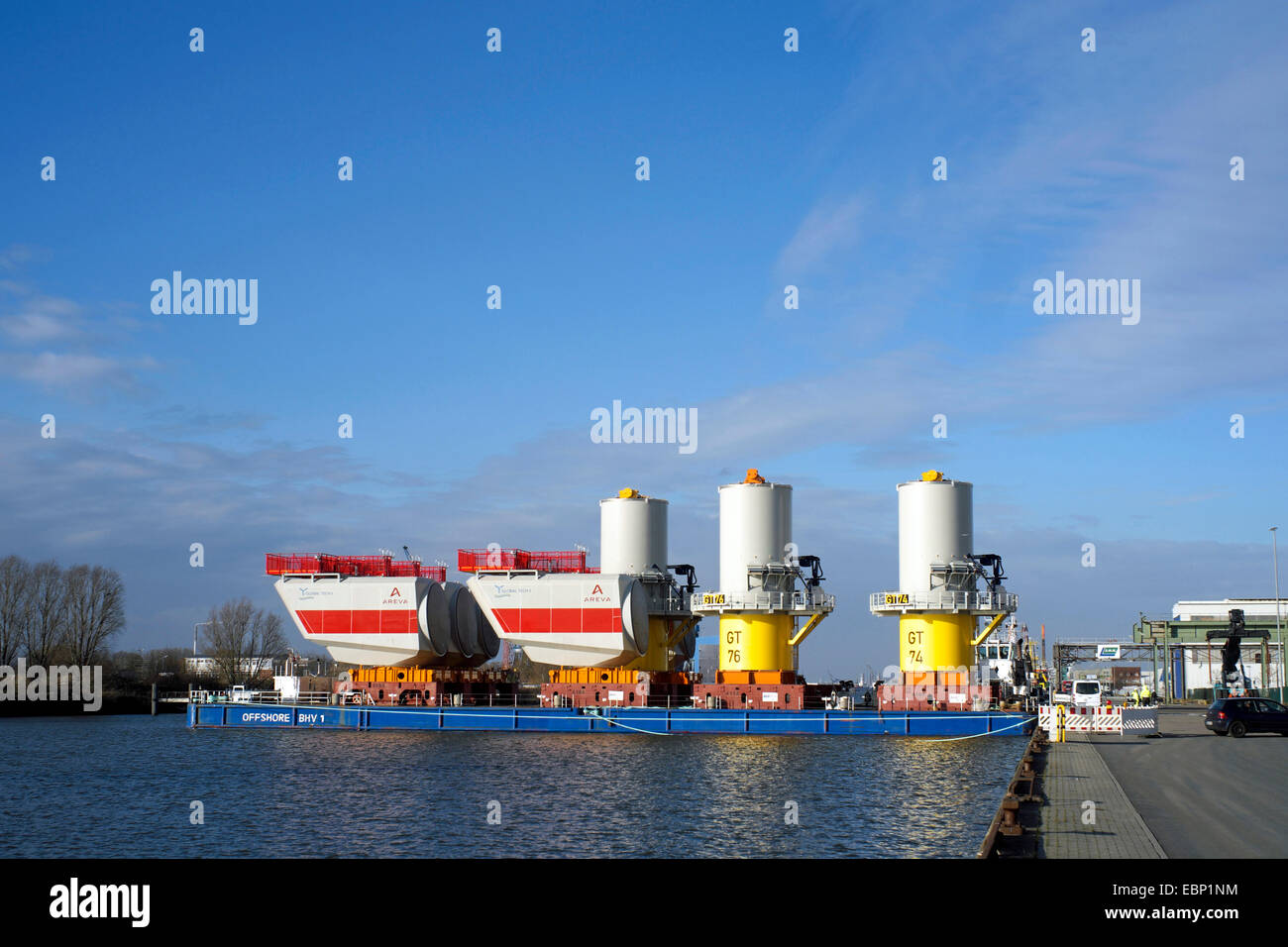 Komponenten für Offshore-Windpark im Hafen, Deutschland, Bremerhaven Stockfoto